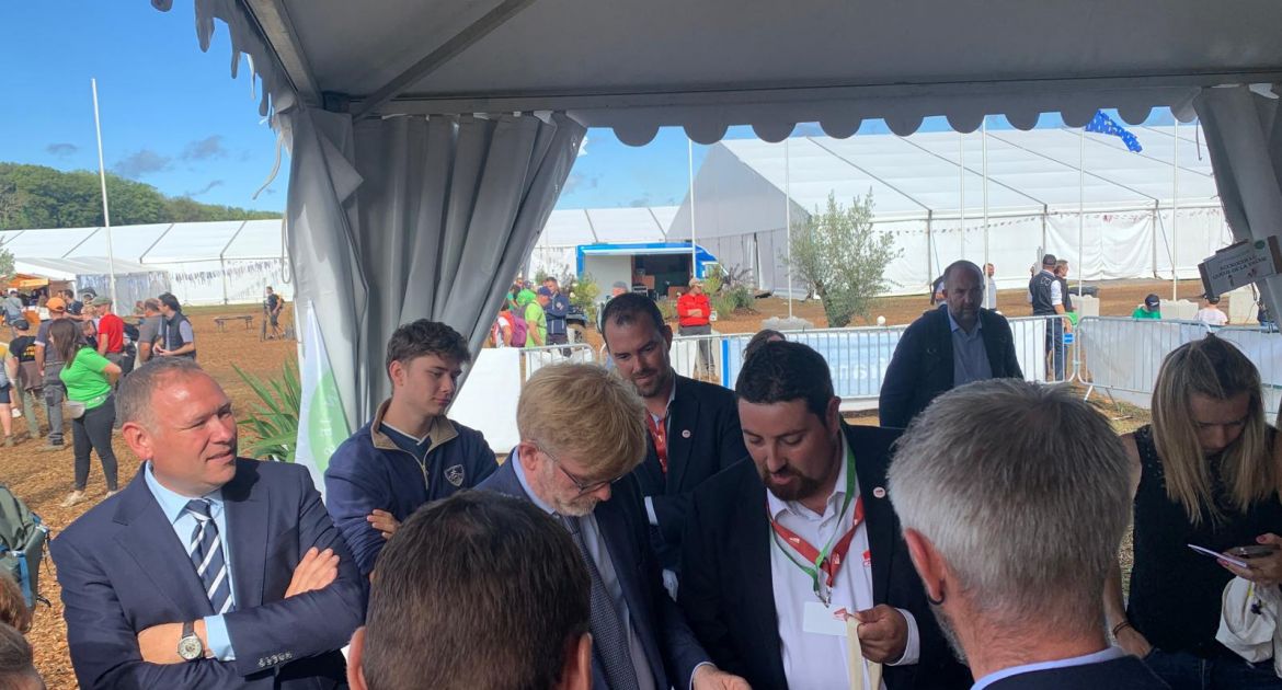 Visite de Marc FESNEAU sur le stand Demain je serai paysan